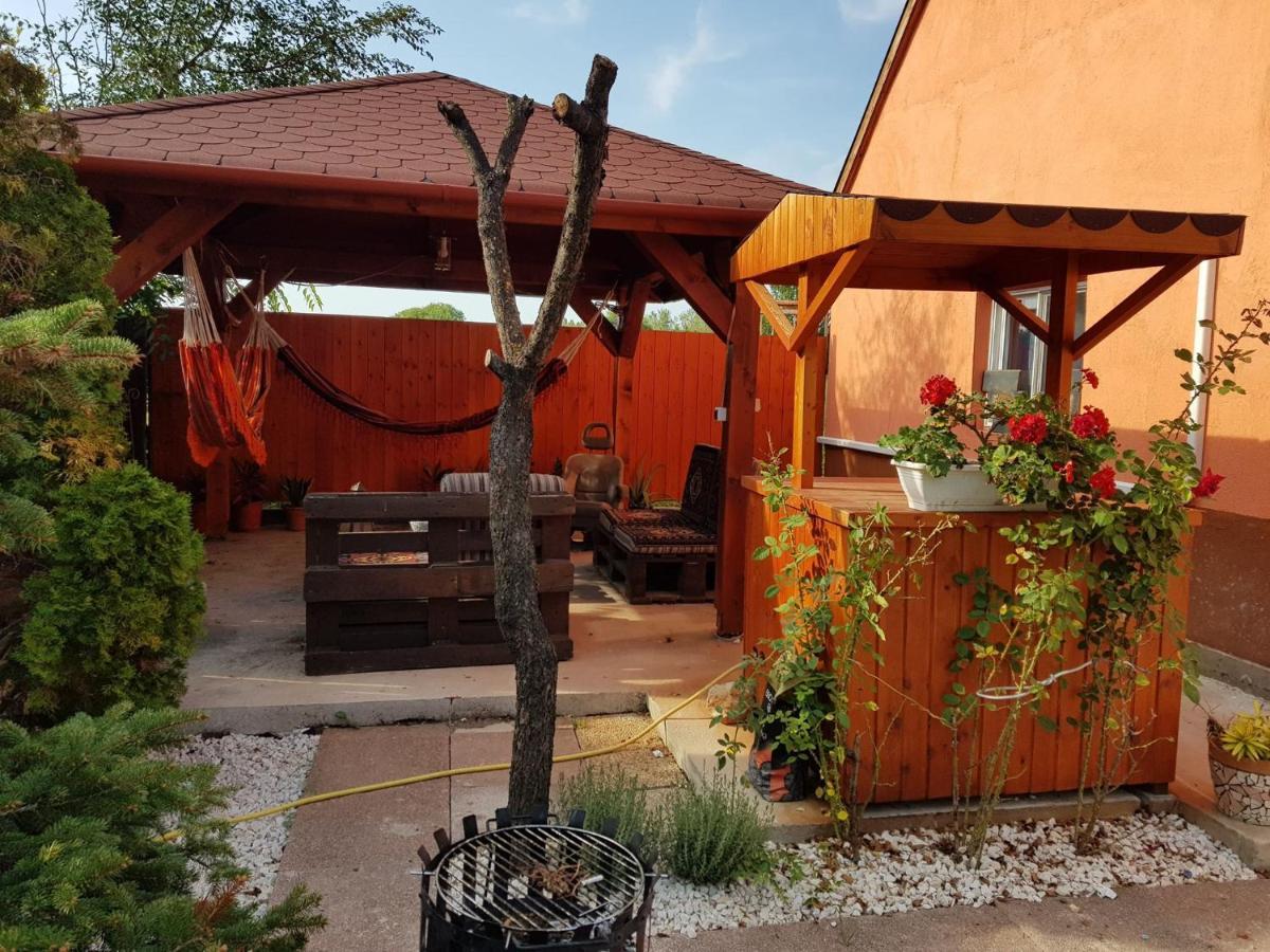 Airport16 Bed And Breakfast เวคชีส์ ภายนอก รูปภาพ