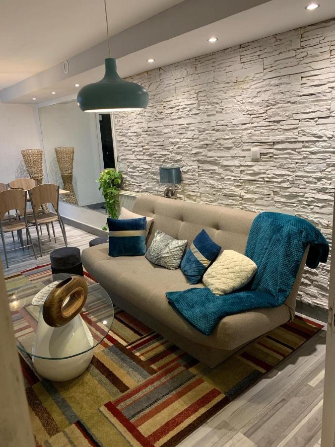 Airport16 Bed And Breakfast เวคชีส์ ภายนอก รูปภาพ